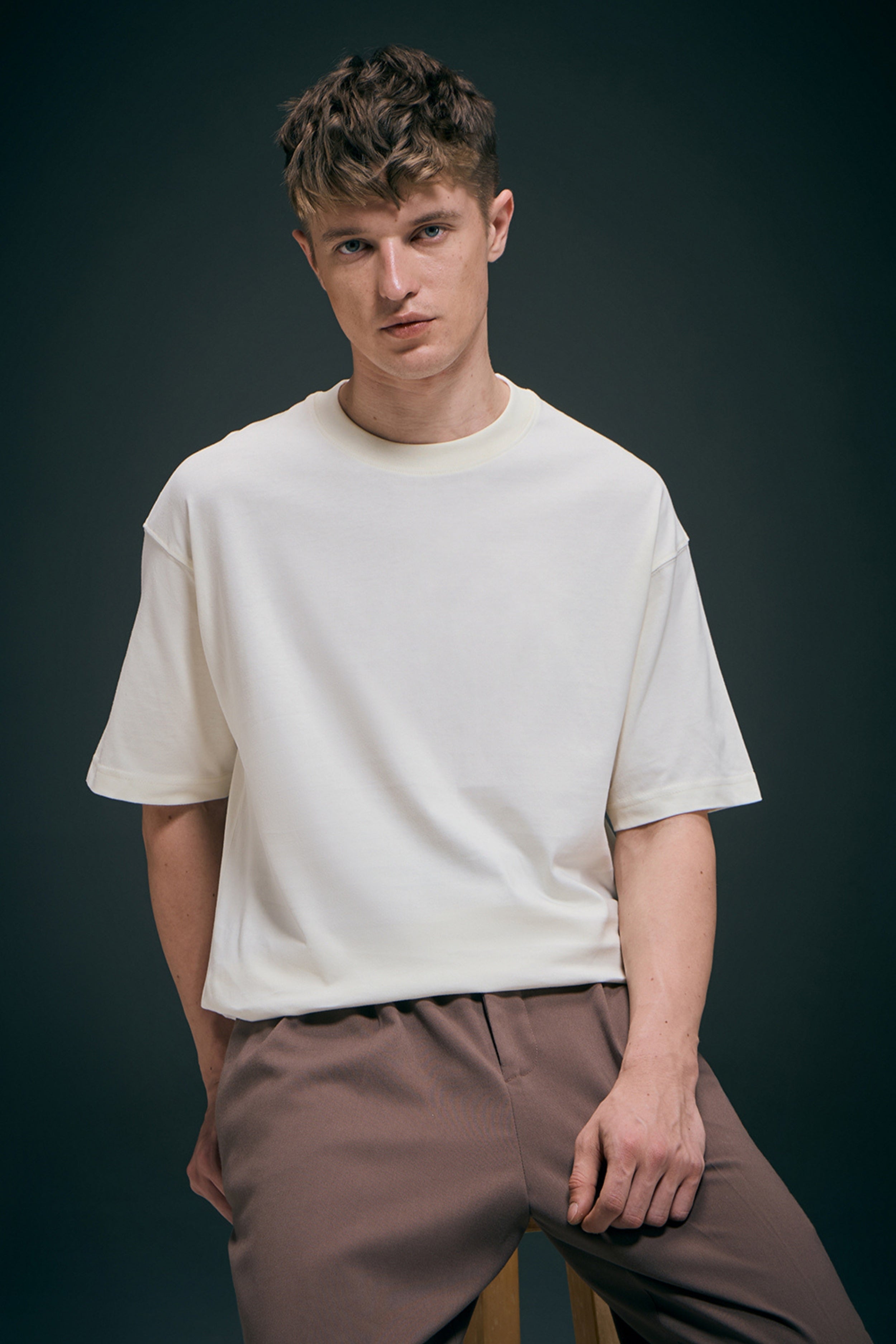 White - Oversized drop shoulder
