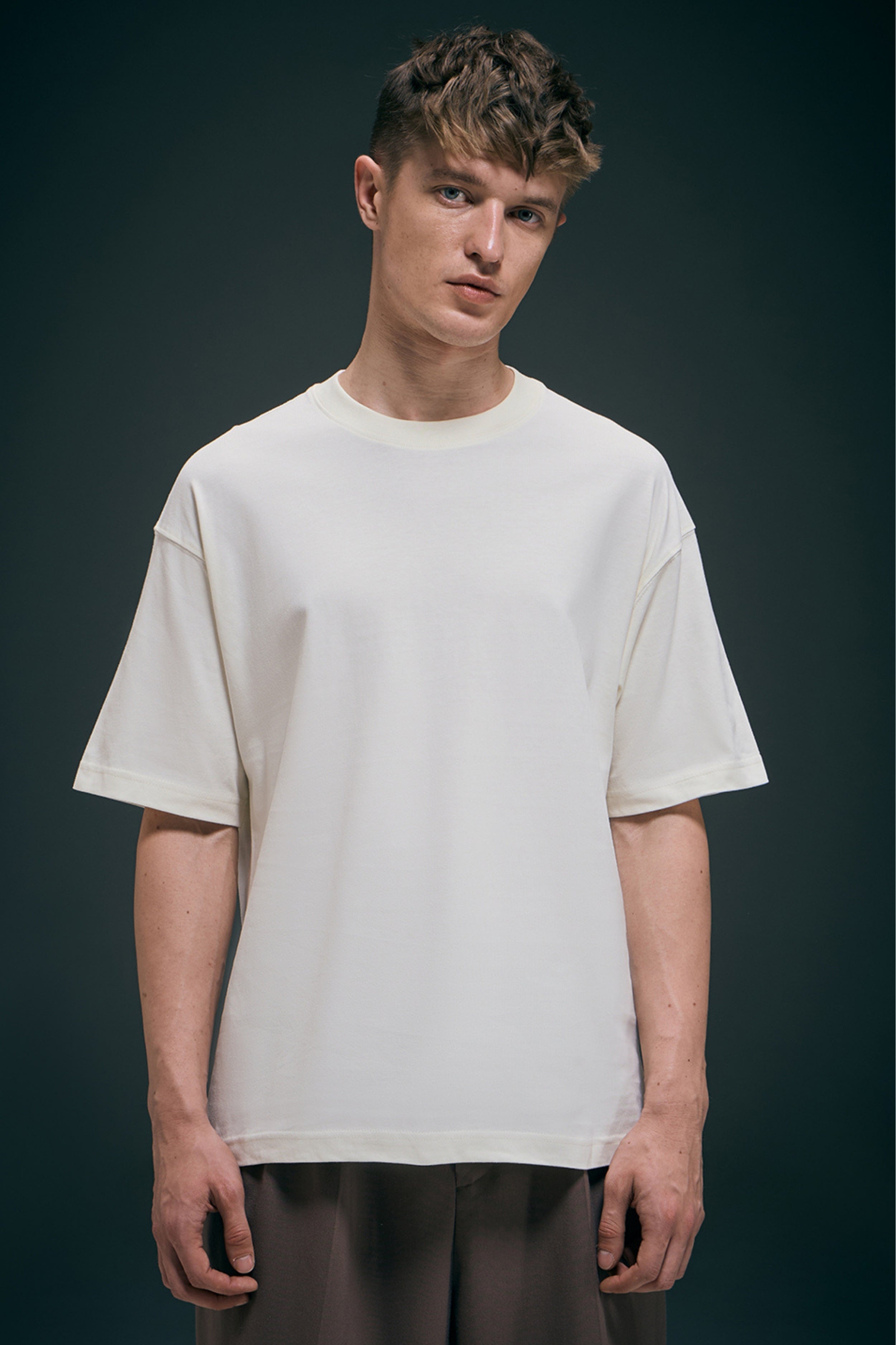 White - Oversized drop shoulder