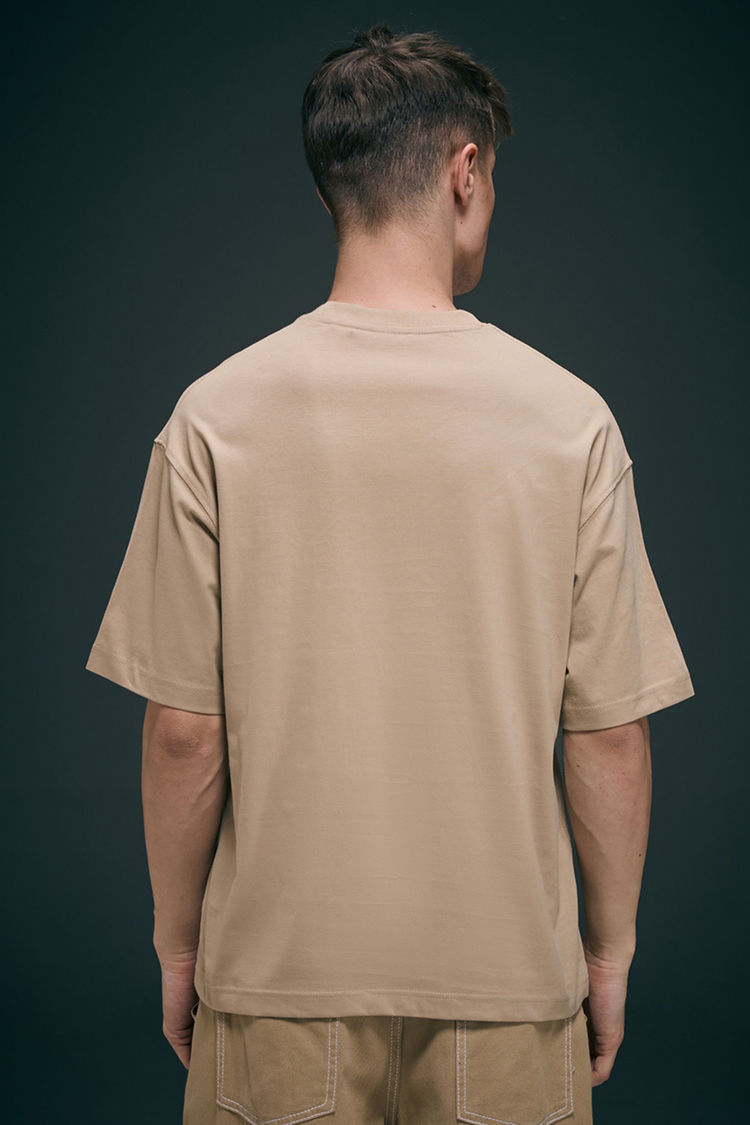 Beige - Oversized drop shoulder