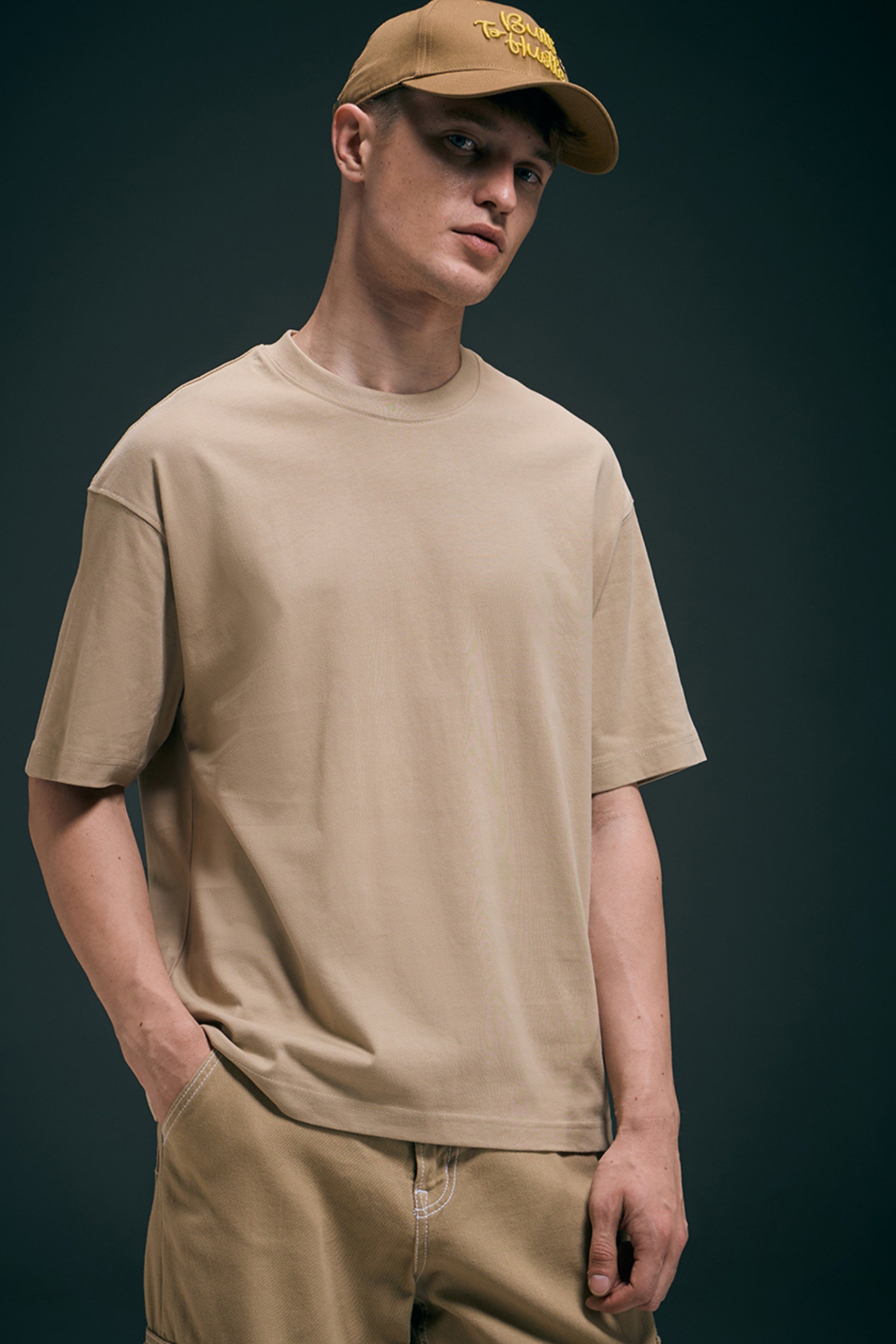 Beige - Oversized drop shoulder