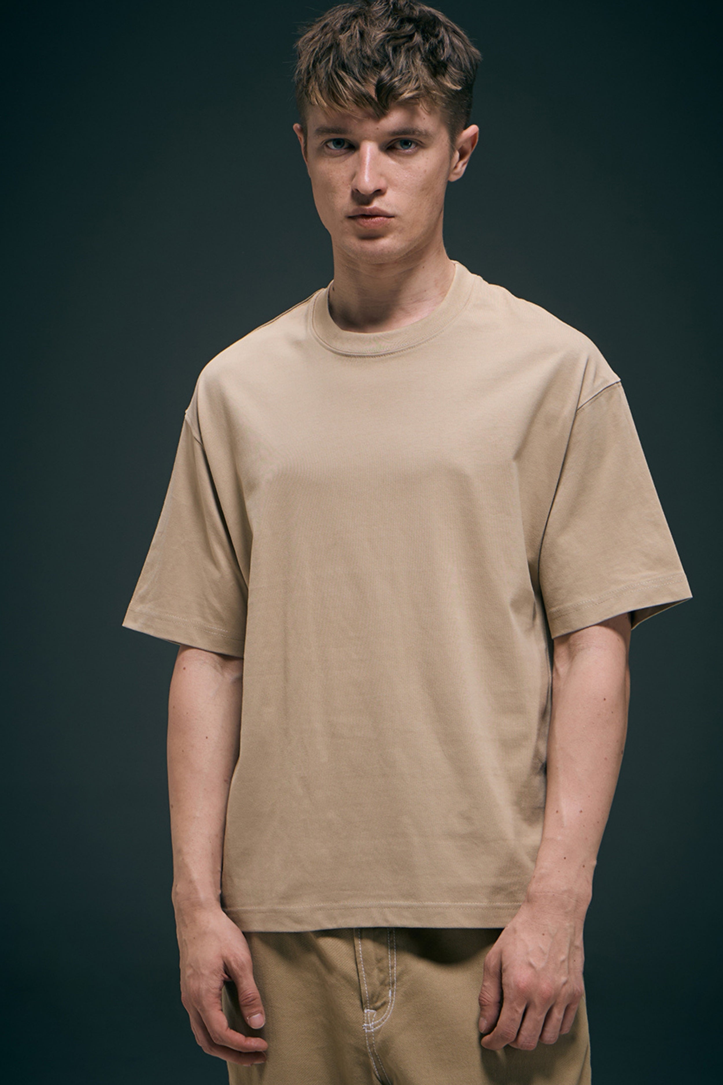 Beige - Oversized drop shoulder