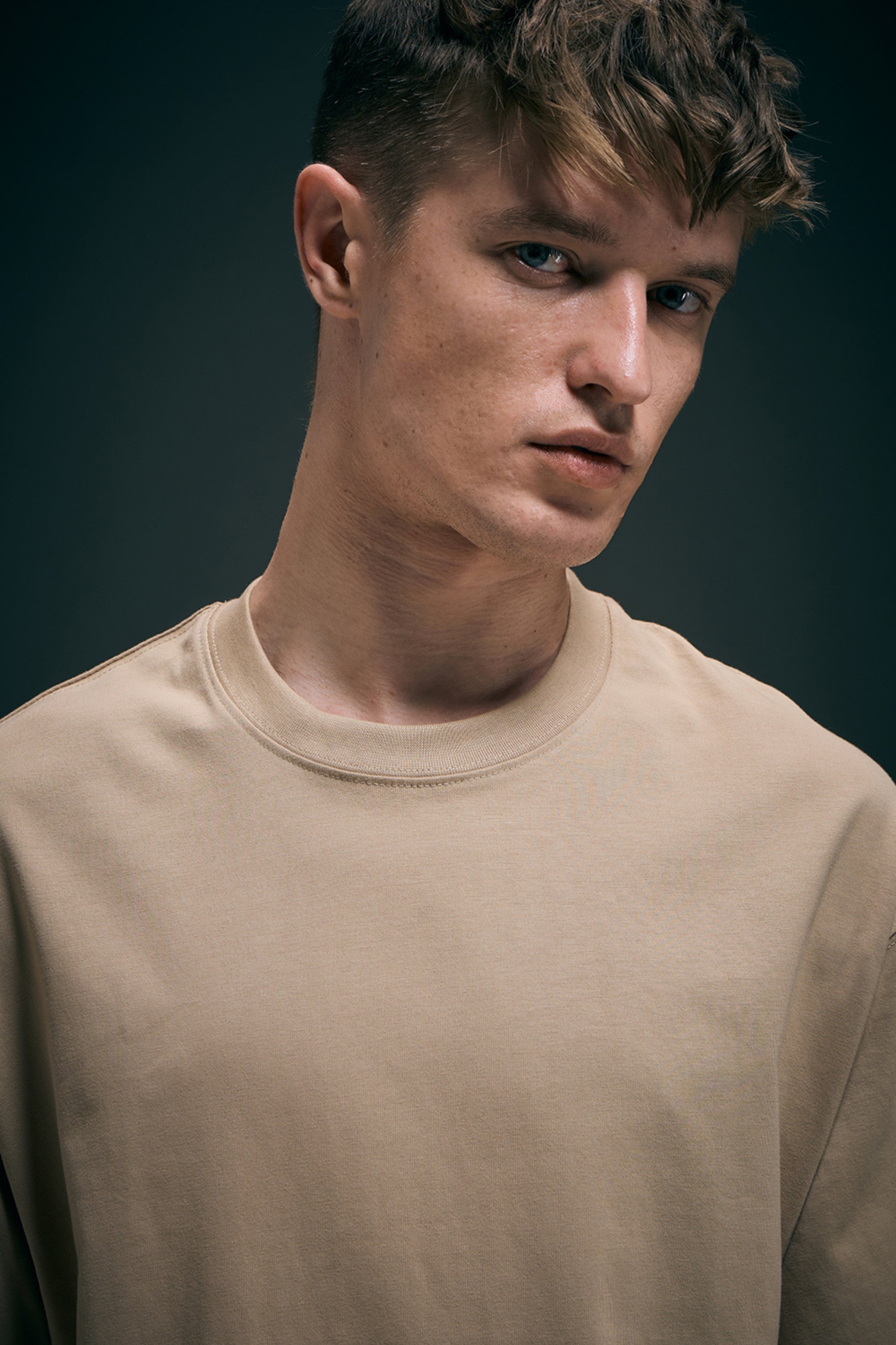Beige - Oversized drop shoulder