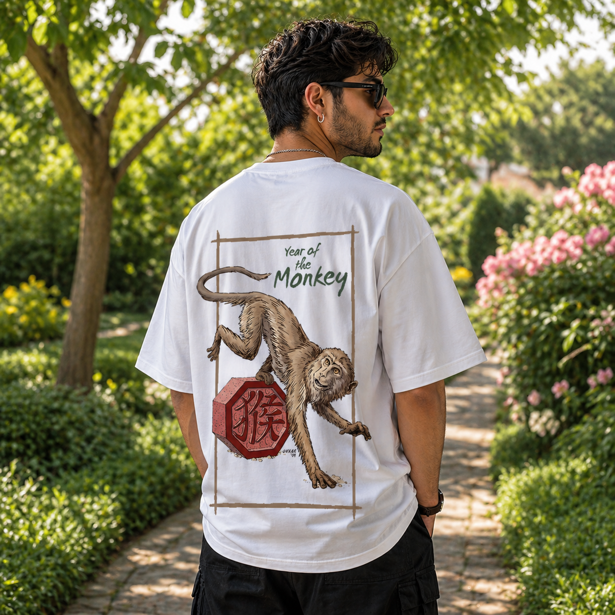 THE MONKEY STYLE OVERSIZED T-SHIRT