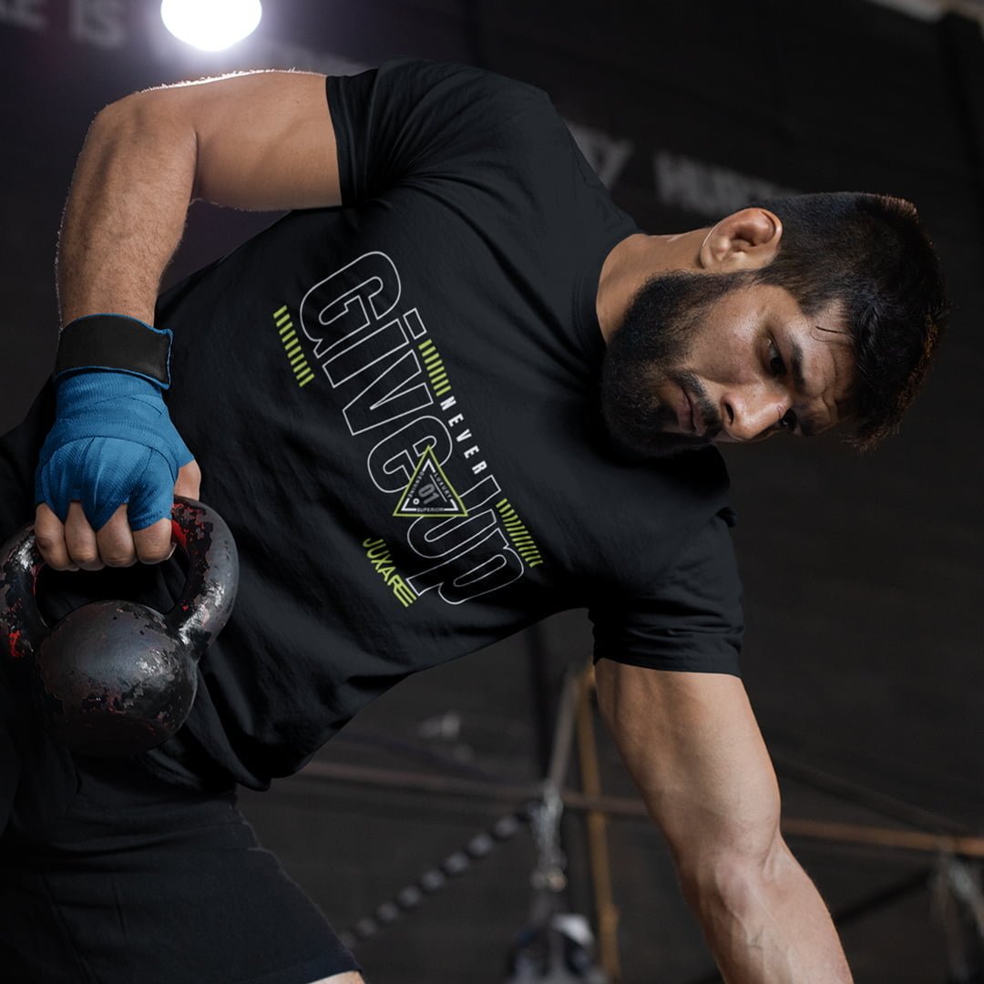 NEVER GIVE UP 01 T-SHIRT